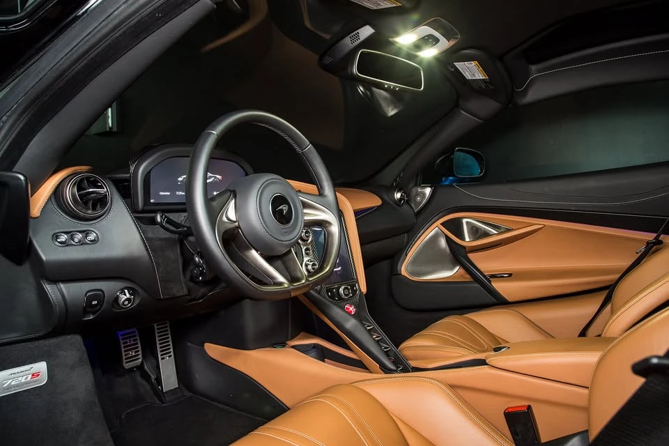 2020 McLaren 720S - Image 2 of 20