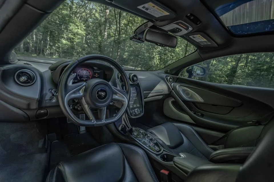 2020 McLaren GT - Image 15 of 15