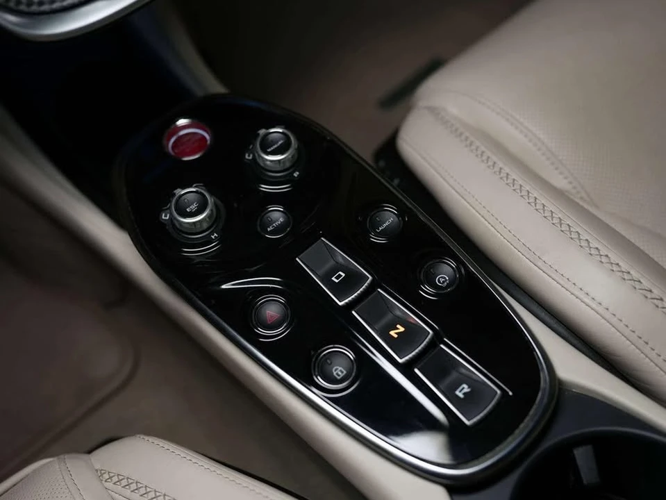 2020 McLaren GT - Image 14 of 20
