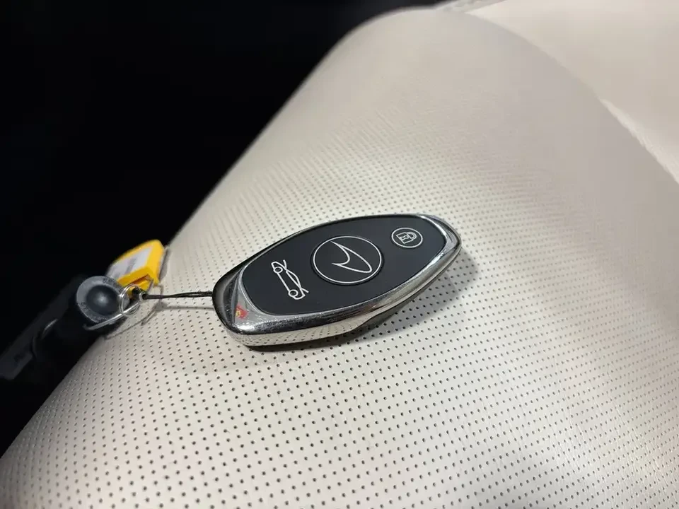 2020 McLaren GT - Image 16 of 20