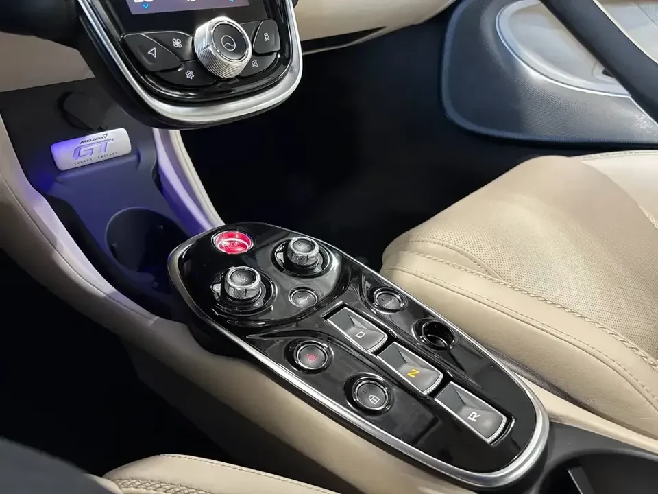 2020 McLaren GT - Image 15 of 20