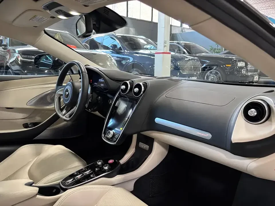 2020 McLaren GT - Image 14 of 20
