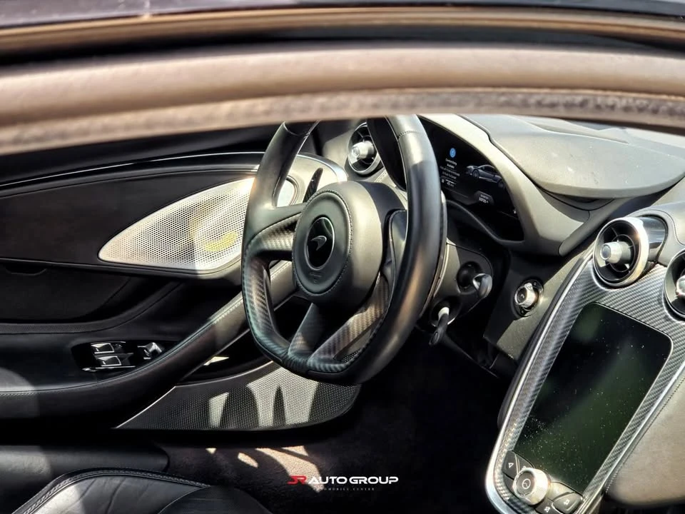 2020 McLaren GT - Image 10 of 15