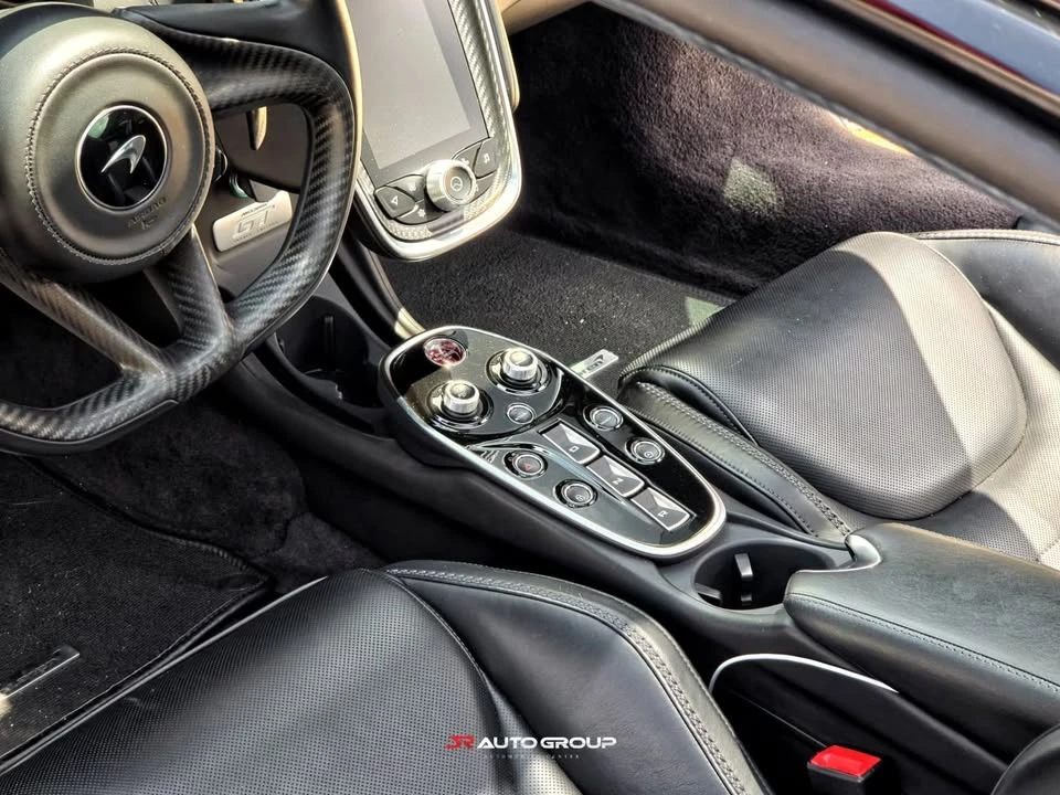 2020 McLaren GT - Image 13 of 15