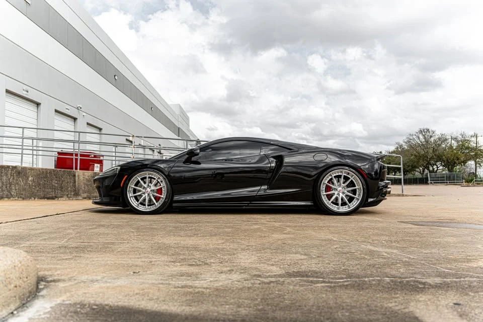 2020 McLaren GT - Image 15 of 21