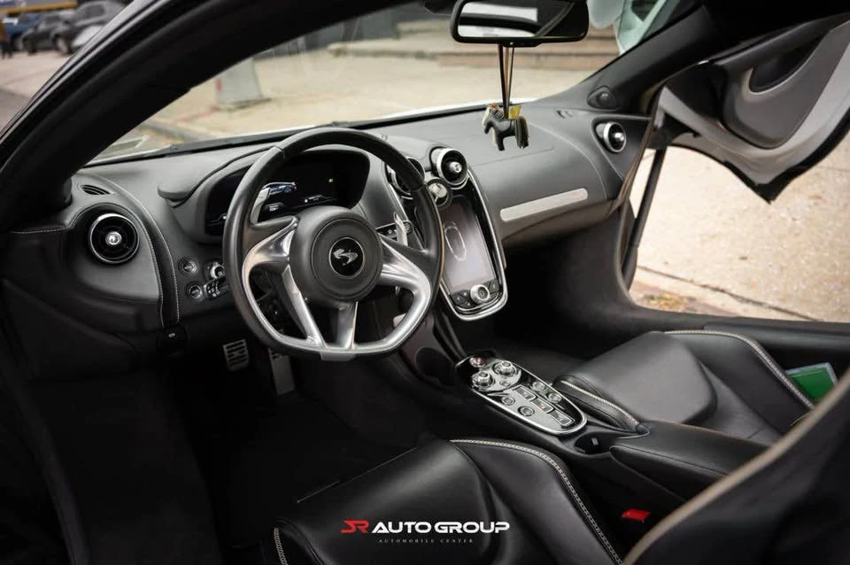 2020 McLaren GT - Image 11 of 12