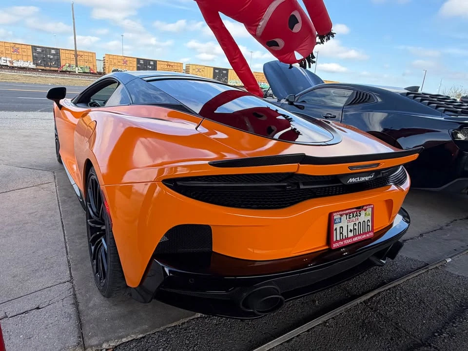 2020 McLaren GT - Image 11 of 18
