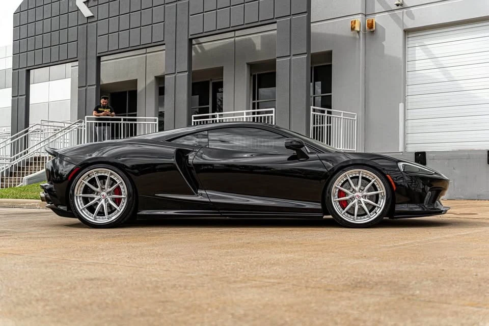 2020 McLaren GT - Image 16 of 17