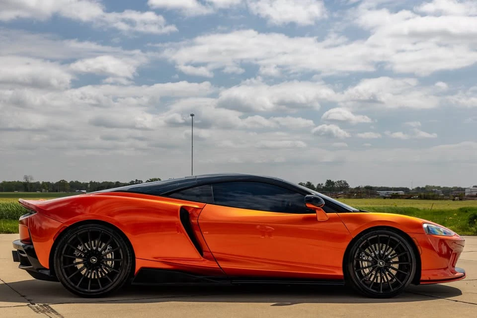 2020 McLaren GT - Image 9 of 15