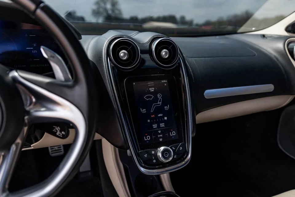 2020 McLaren GT - Image 14 of 15