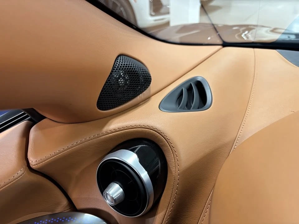 2020 McLaren GT - Image 13 of 20