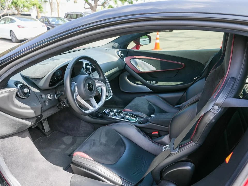 2020 McLaren GT - Image 3 of 4