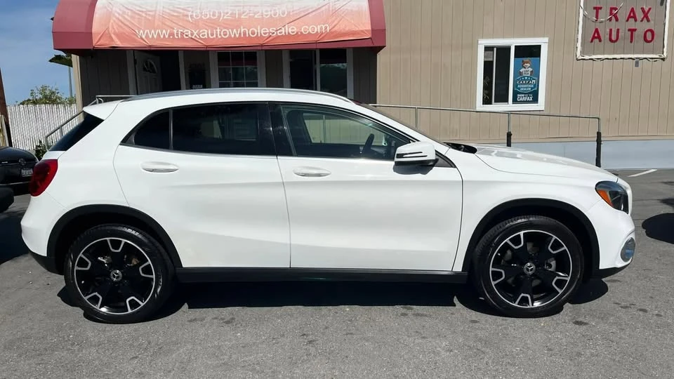2020 Mercedes-Benz GLA - Image 7 of 19