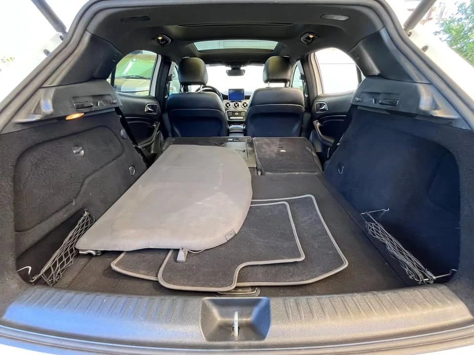 2020 Mercedes-Benz GLA - Image 16 of 19
