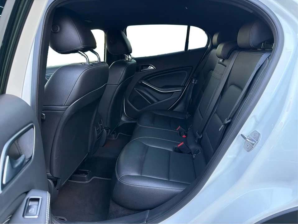 2020 Mercedes-Benz GLA - Image 10 of 20