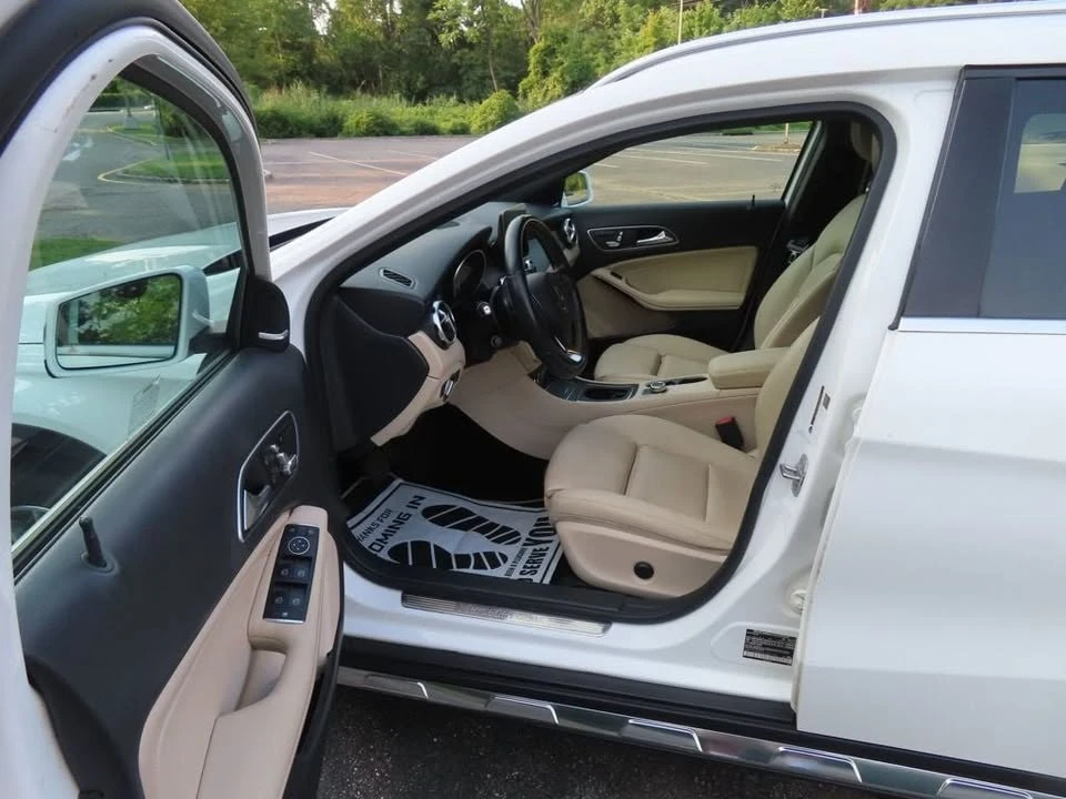2020 Mercedes-Benz GLA - Image 6 of 19