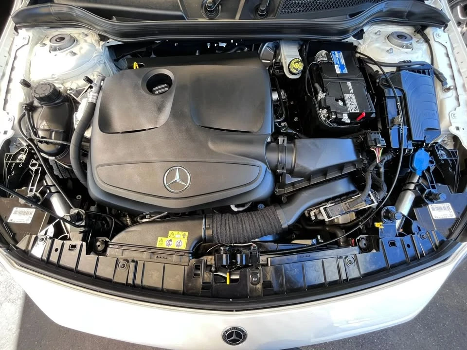 2020 Mercedes-Benz GLA - Image 18 of 19