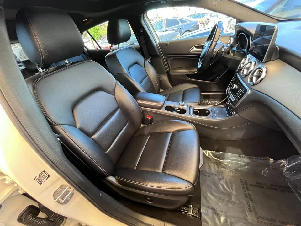 2020 Mercedes-Benz GLA - Image 12 of 19