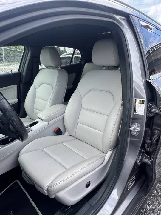 2020 Mercedes-Benz GLA - Image 17 of 20