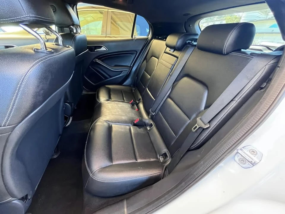 2020 Mercedes-Benz GLA - Image 13 of 19
