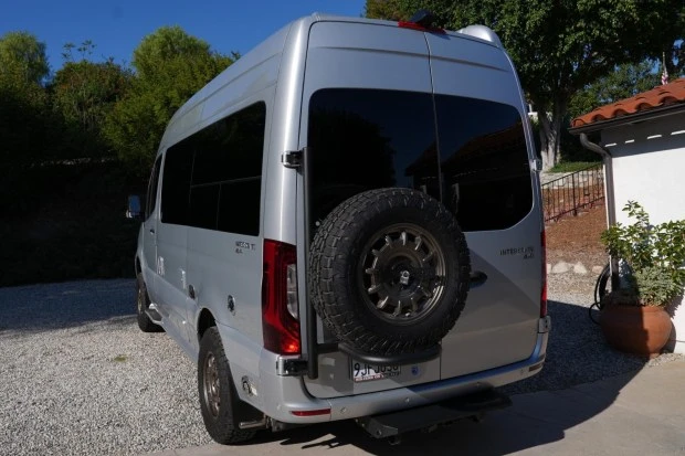 2020 Airstream - Image 2 of 8