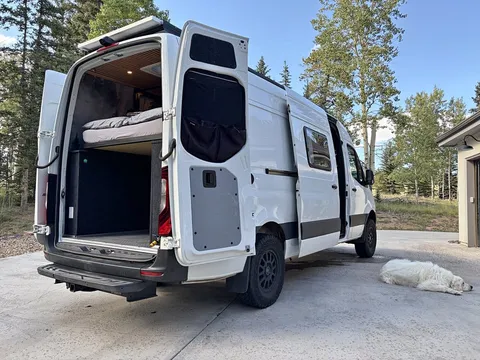 2020 Mercedes-Benz Sprinter 2500 4x4 170" Moto Van