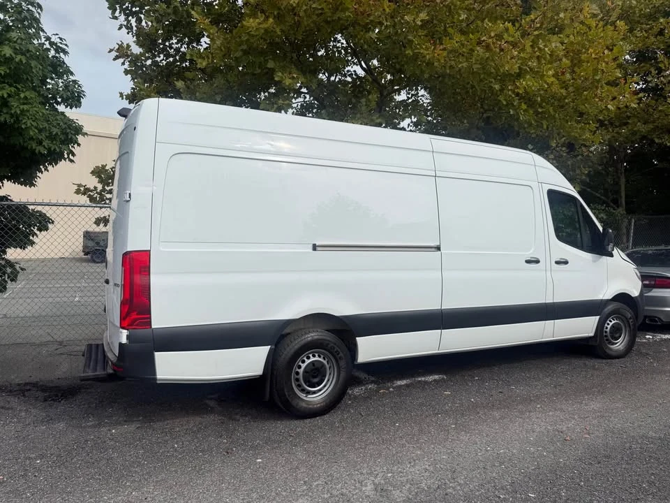 2020 Mercedes-Benz VS30 Sprinter - Image 2 of 11