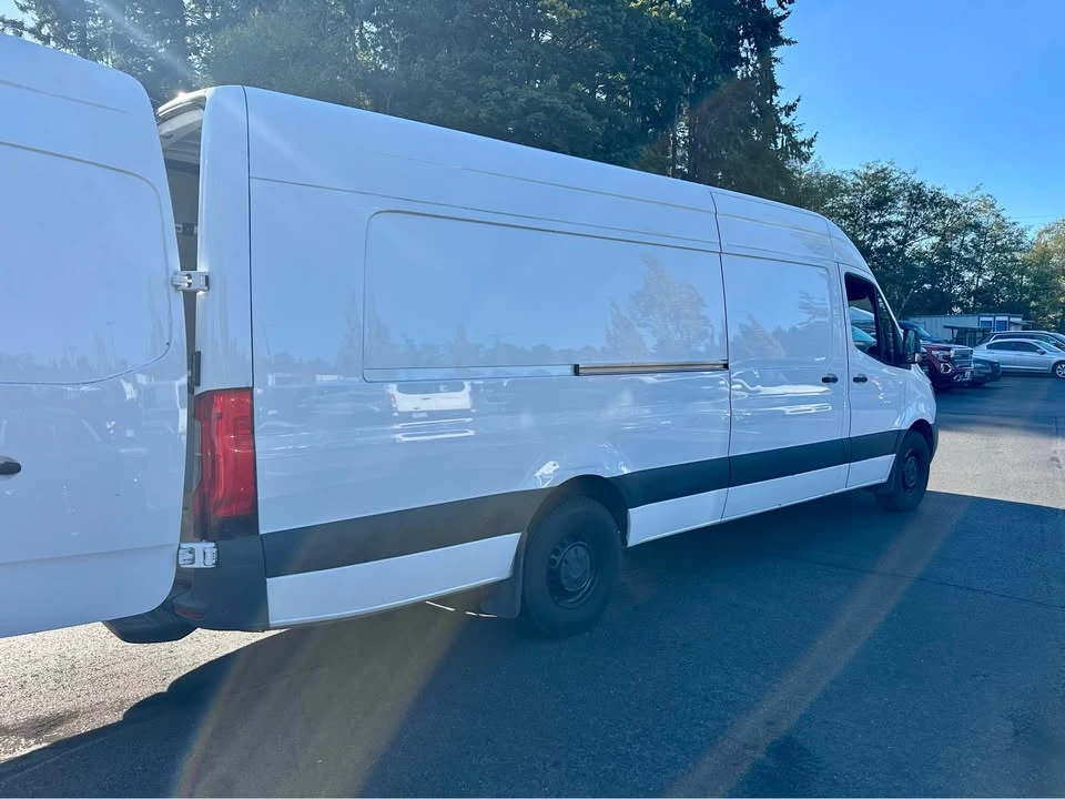 2020 Mercedes-Benz VS30 Sprinter - Image 2 of 10