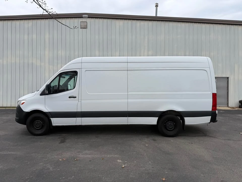 2020 Mercedes-Benz VS30 Sprinter - Image 2 of 20