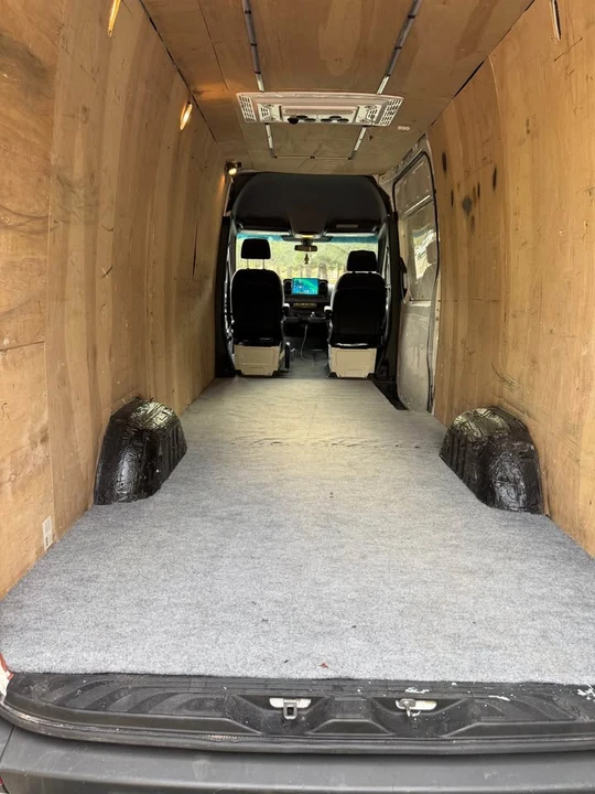 2020 Mercedes-Benz VS30 Sprinter - Image 16 of 17