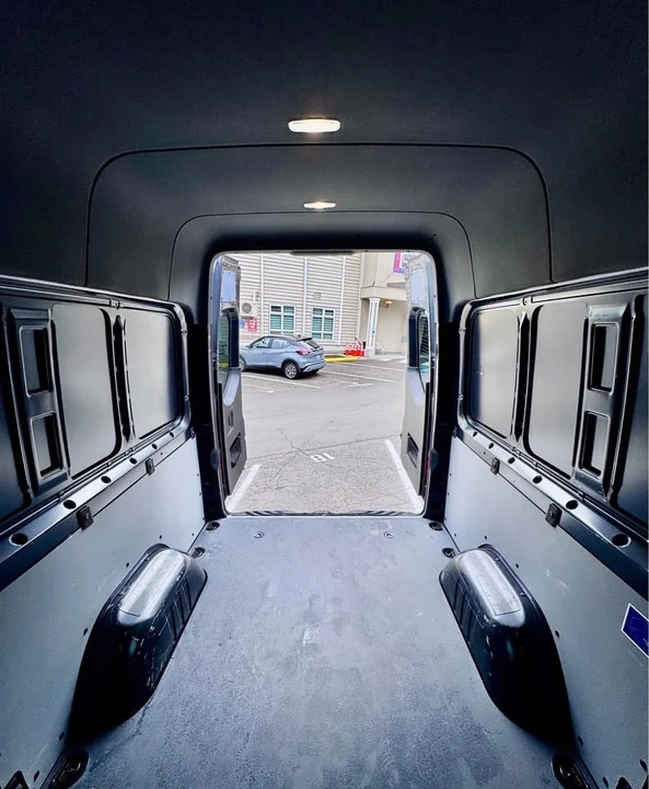 2020 Mercedes-Benz VS30 Sprinter - Image 2 of 18
