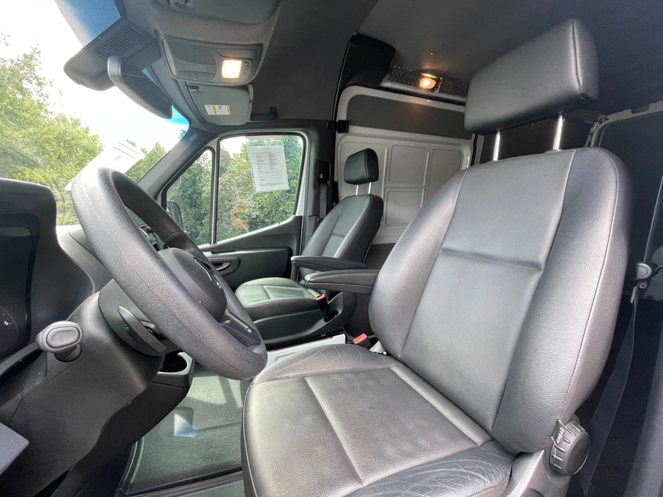 2020 Mercedes-Benz VS30 Sprinter - Image 11 of 12