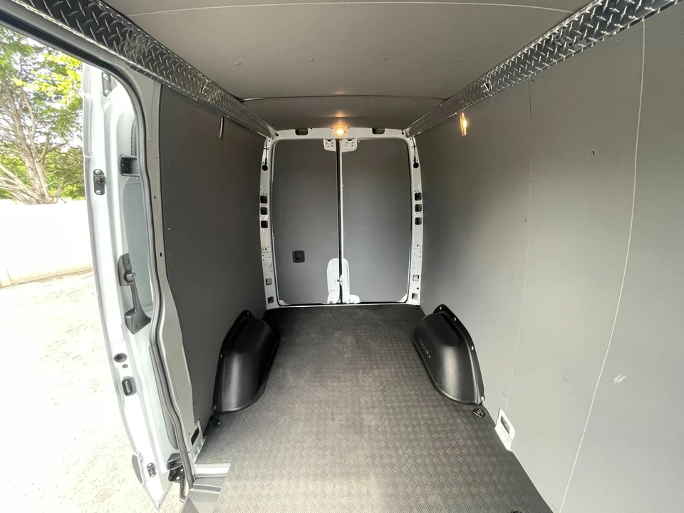 2020 Mercedes-Benz VS30 Sprinter - Image 20 of 21