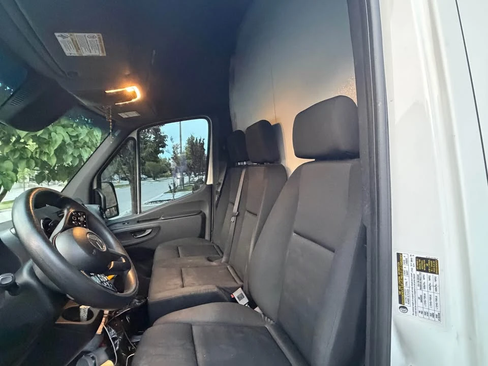 2020 Mercedes-Benz VS30 Sprinter - Image 9 of 17