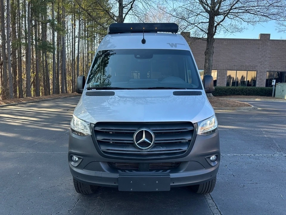 2020 Winnebago - Image 2 of 21