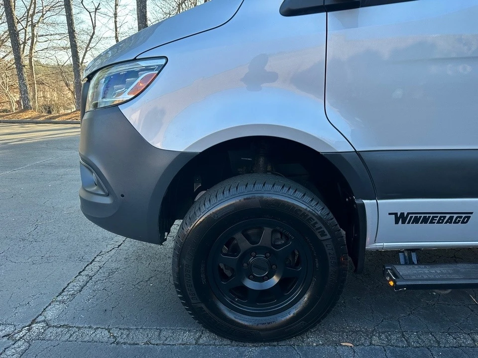 2020 Winnebago - Image 7 of 21