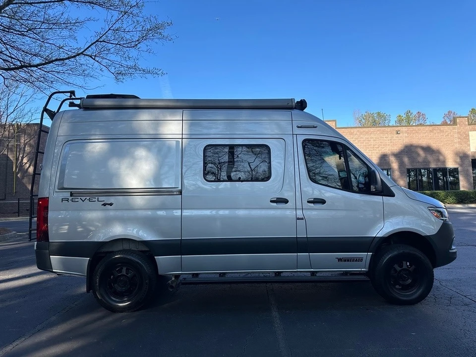 2020 Winnebago - Image 15 of 21