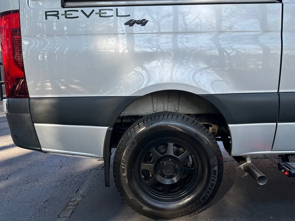 2020 Winnebago - Image 17 of 21