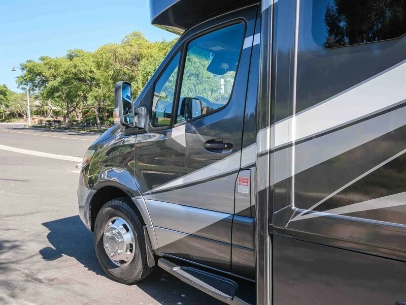 2020 Mercedes-Benz VS30 Sprinter - Image 9 of 21