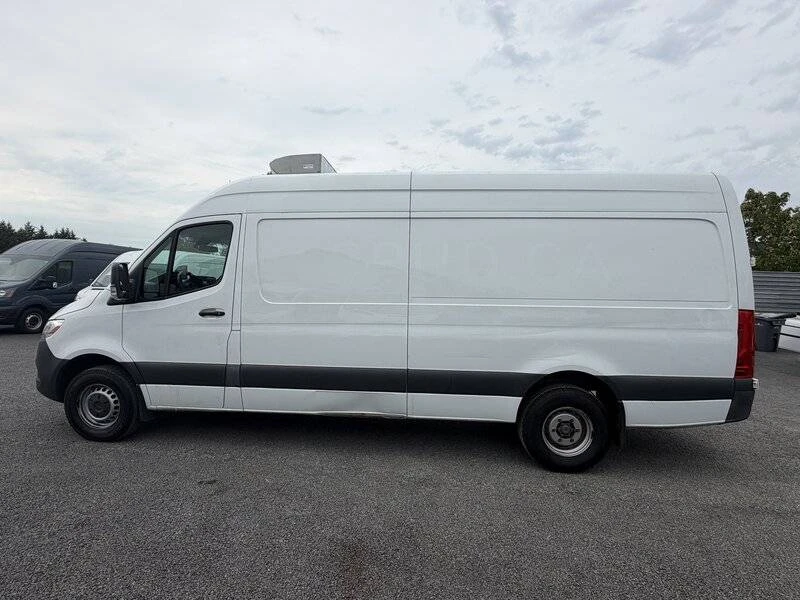 2020 Mercedes-Benz VS30 Sprinter - Image 2 of 17