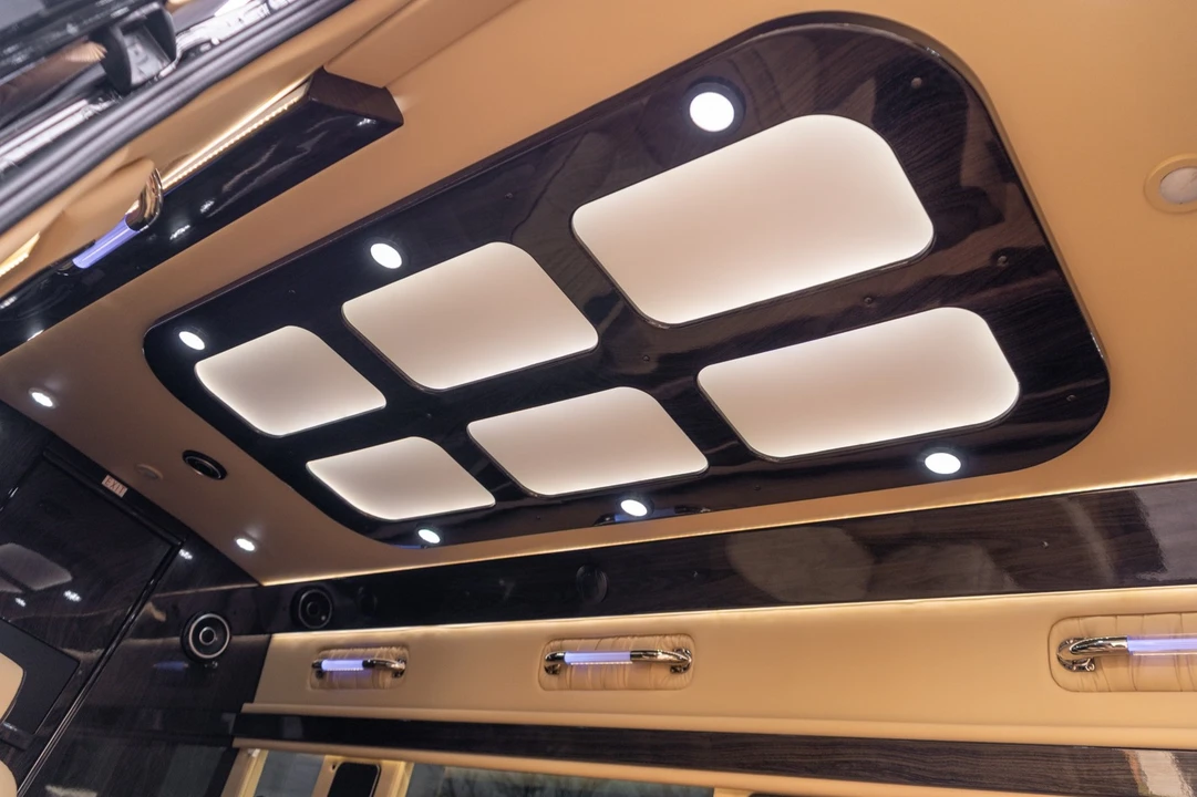 2020 Mercedes-Benz VS30 Sprinter - Image 18 of 21