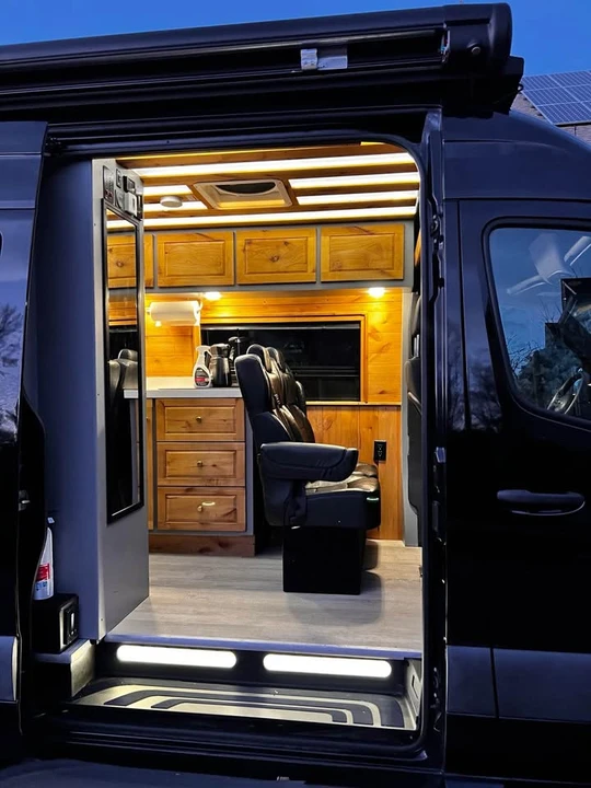 2020 Mercedes-Benz VS30 Sprinter - Image 16 of 17