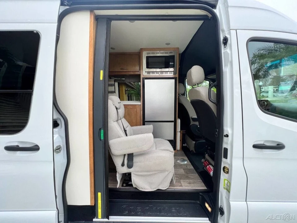 2020 Mercedes-Benz VS30 Sprinter - Image 10 of 21