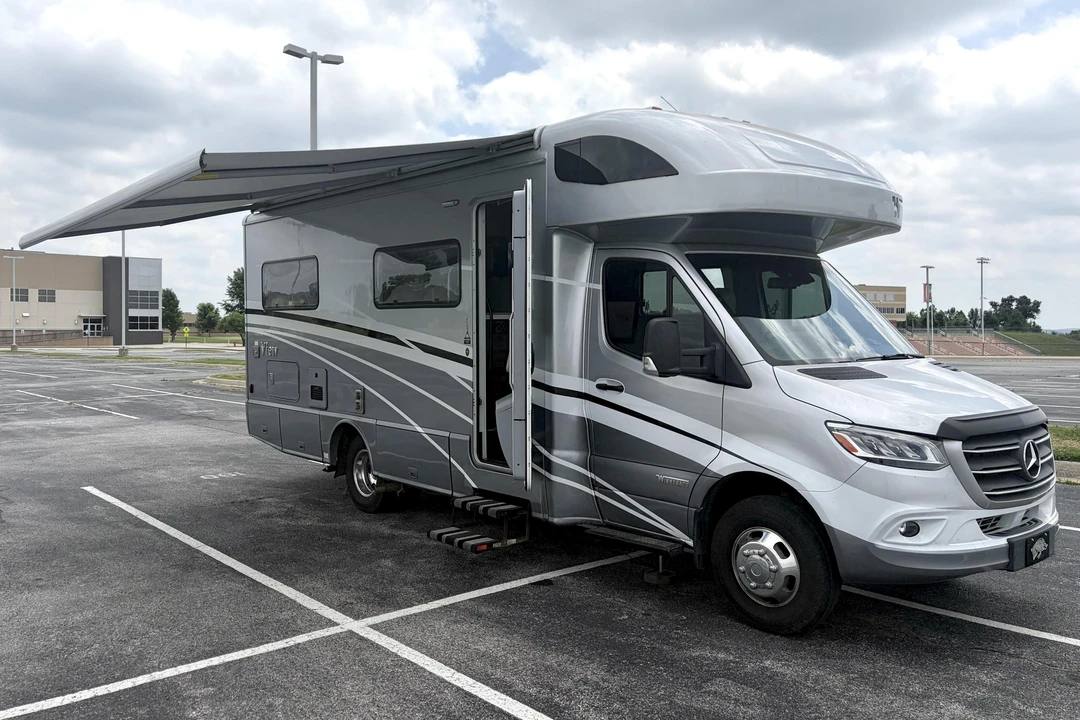 2020 Mercedes-Benz VS30 Sprinter - Image 2 of 31