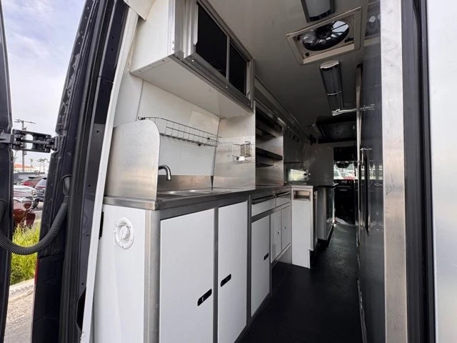 2020 Mercedes-Benz VS30 Sprinter - Image 14 of 21