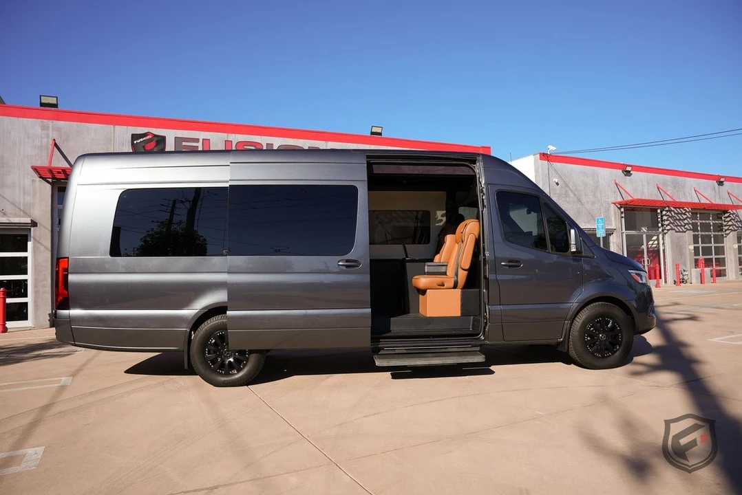 2020 Mercedes-Benz VS30 Sprinter - Image 11 of 12