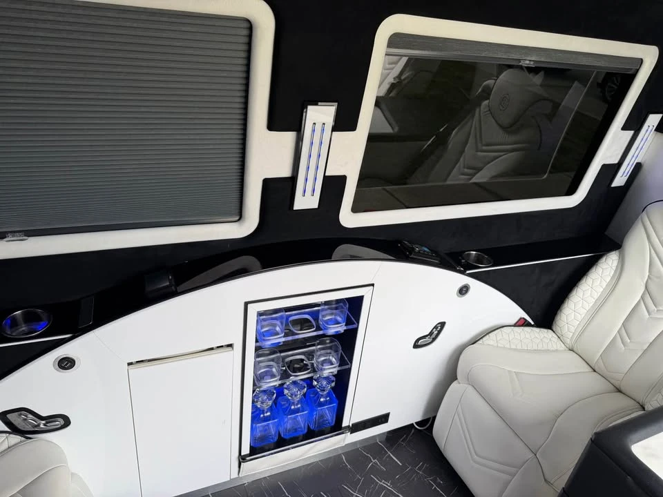 2020 Mercedes-Benz VS30 Sprinter - Image 14 of 17