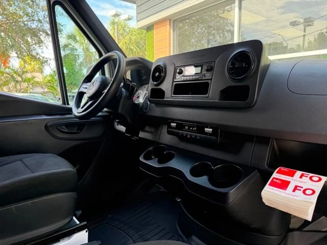 2020 Mercedes-Benz VS30 Sprinter - Image 18 of 20