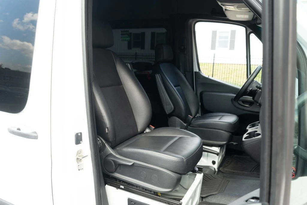 2020 Mercedes-Benz VS30 Sprinter - Image 11 of 12