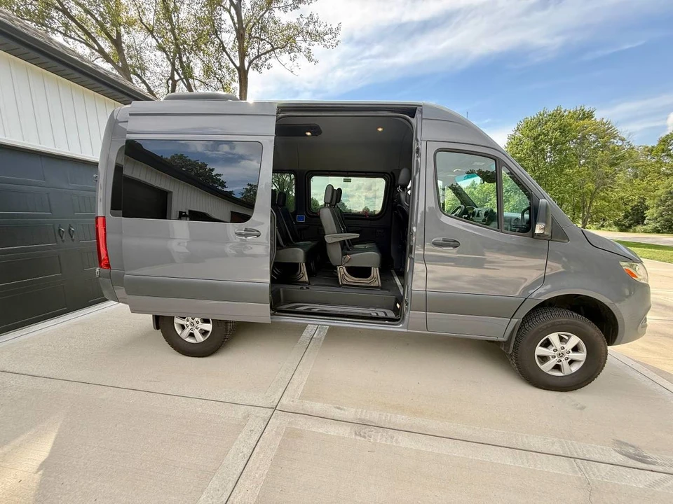 2020 Mercedes-Benz VS30 Sprinter - Image 2 of 22